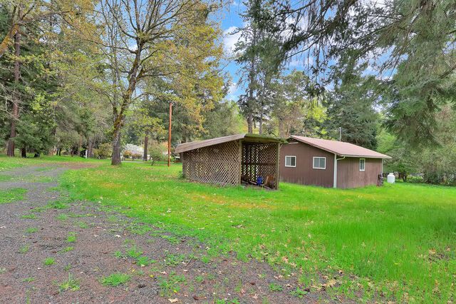 544 Lou Gray Drive, Myrtle Creek, OR 97457