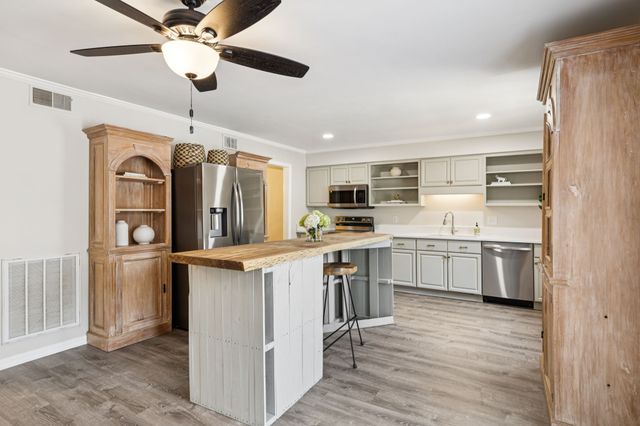 8300 Sawyer Brown Rd Apt H304, Nashville, TN 37221