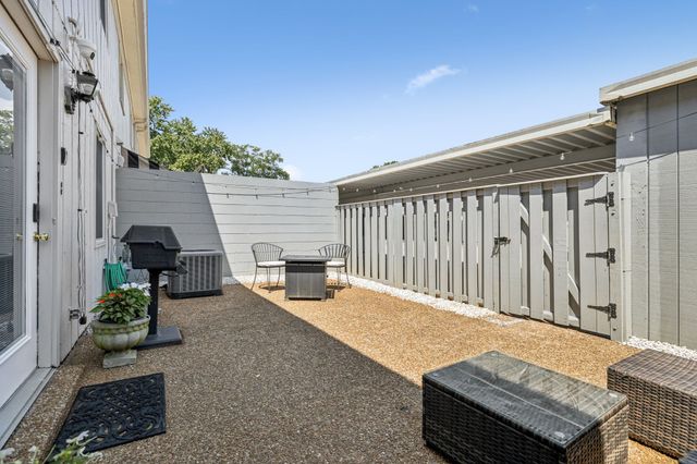 8300 Sawyer Brown Rd Apt H304, Nashville, TN 37221