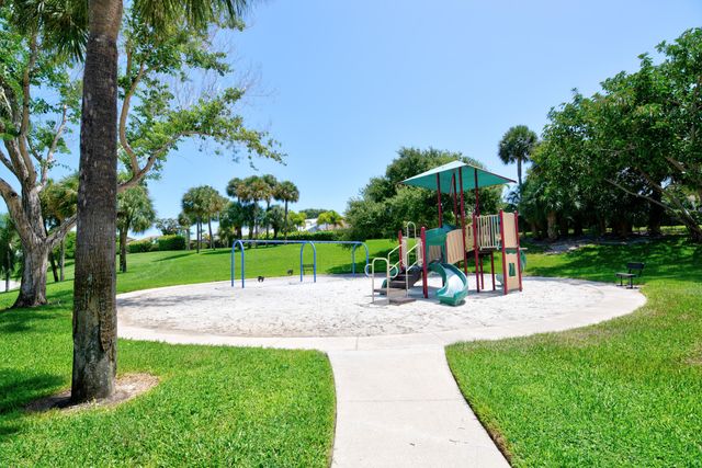 114 Beach Summit Court, Jupiter, FL 33477