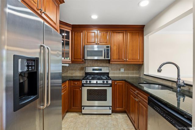 9422 Magnolia Court 1B, Ozone Park, NY 11417