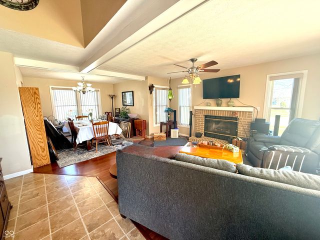 4726 Fox Ridge Court, Columbus, IN 47203