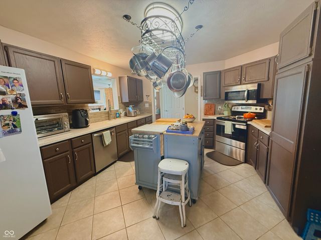 4726 Fox Ridge Court, Columbus, IN 47203