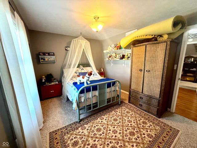 4726 Fox Ridge Court, Columbus, IN 47203