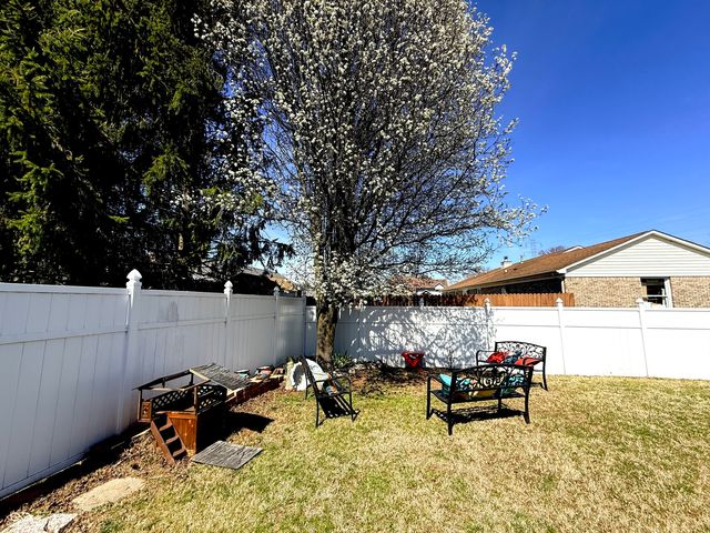 4726 Fox Ridge Court, Columbus, IN 47203