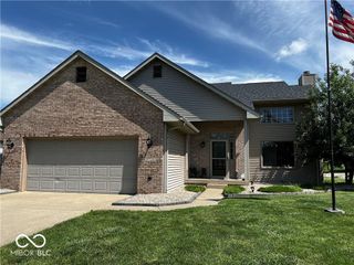4726 Fox Ridge Court, Columbus, IN 47203