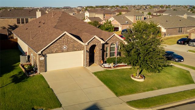385 Coral Vine Lane, Burleson, TX 76028