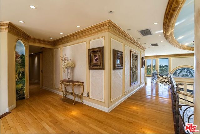 2716 Casiano Road, Los Angeles, CA 90077