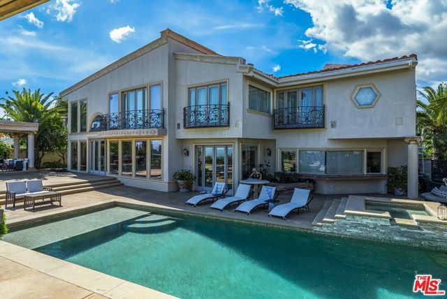 2716 Casiano Road, Los Angeles, CA 90077