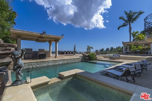 2716 Casiano Road, Los Angeles, CA 90077