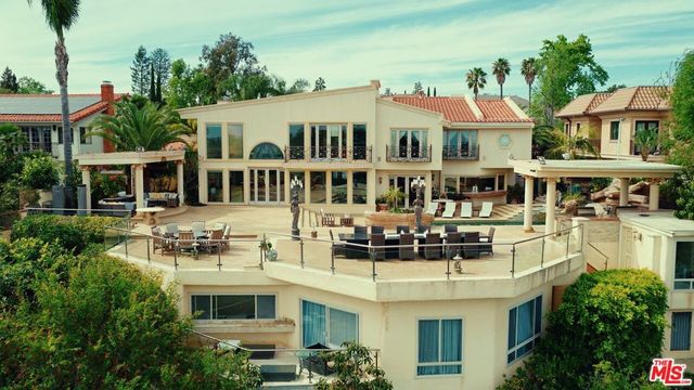 2716 Casiano Road, Los Angeles, CA 90077