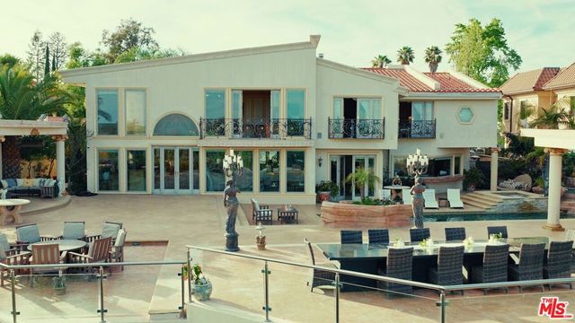 2716 Casiano Road, Los Angeles, CA 90077