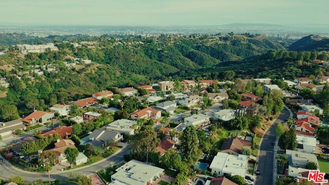 2716 Casiano Road, Los Angeles, CA 90077