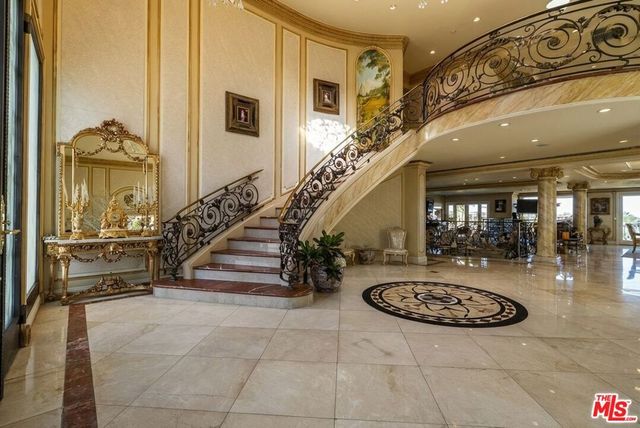 2716 Casiano Road, Los Angeles, CA 90077