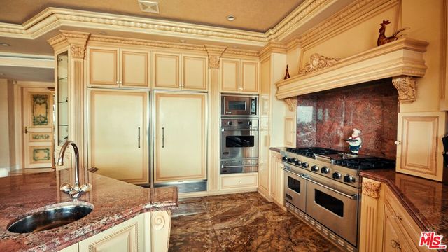 2716 Casiano Road, Los Angeles, CA 90077