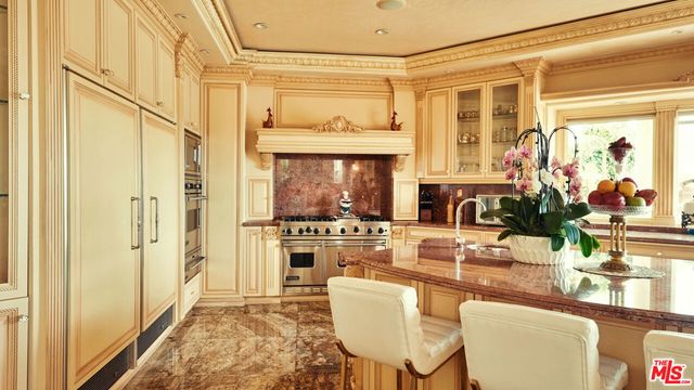 2716 Casiano Road, Los Angeles, CA 90077