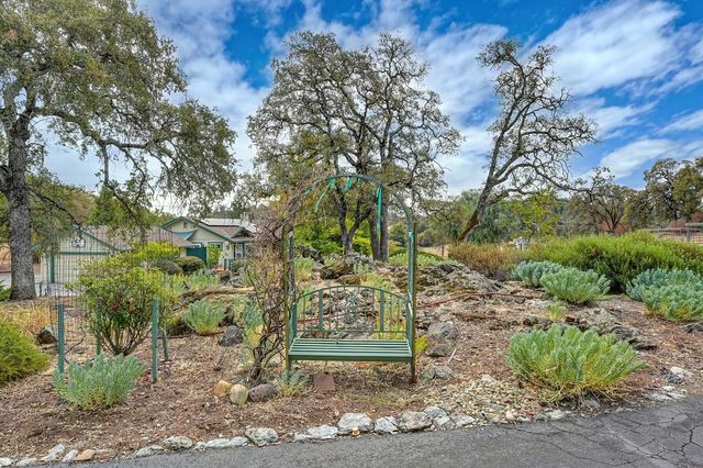 1523 Gamblers Ct, Cool, CA 95614