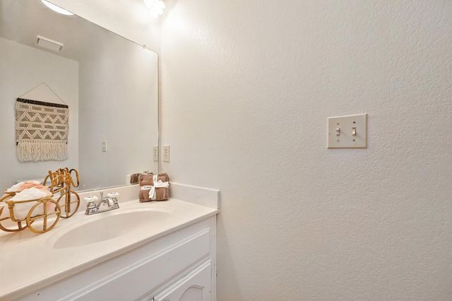 1523 Gamblers Ct, Cool, CA 95614