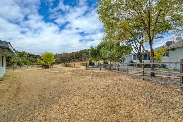 1523 Gamblers Ct, Cool, CA 95614