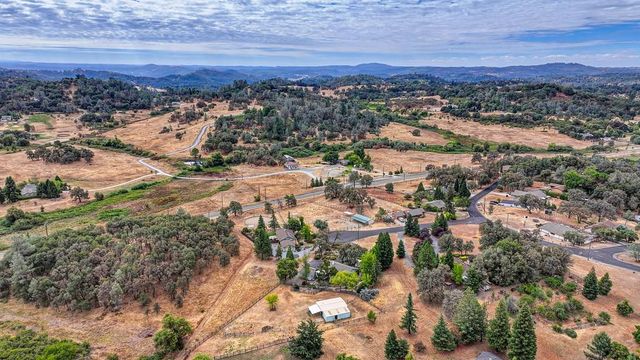 1523 Gamblers Ct, Cool, CA 95614