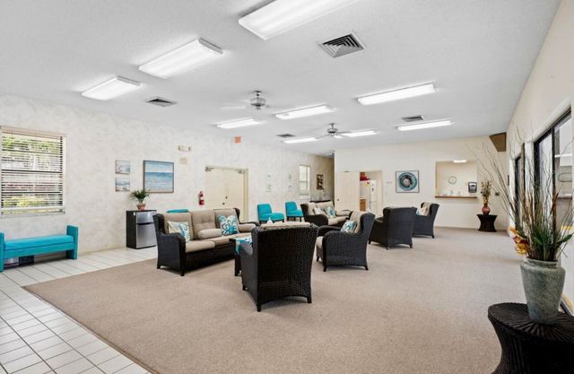 3826 Whitehall Drive 302, West Palm Beach, FL 33401