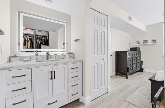 3826 Whitehall Drive 302, West Palm Beach, FL 33401