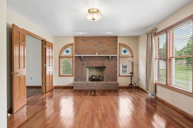 9470 Pembroke CIRCLE, North Huntingdon, PA 15642