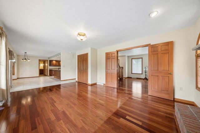 9470 Pembroke CIRCLE, North Huntingdon, PA 15642