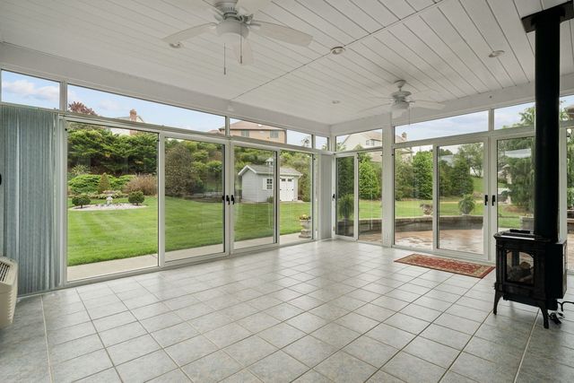 9470 Pembroke CIRCLE, North Huntingdon, PA 15642