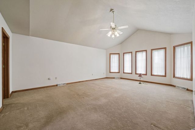 9470 Pembroke CIRCLE, North Huntingdon, PA 15642