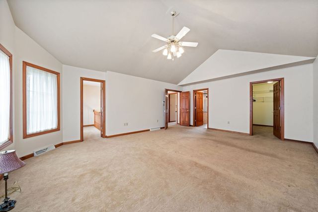 9470 Pembroke CIRCLE, North Huntingdon, PA 15642