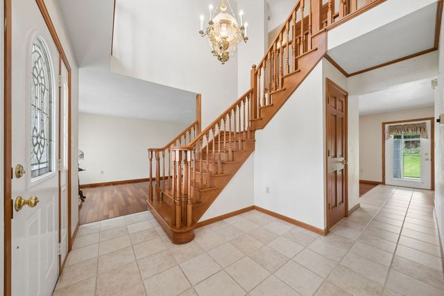 9470 Pembroke CIRCLE, North Huntingdon, PA 15642
