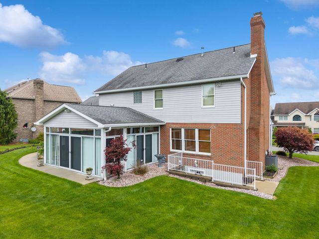 9470 Pembroke CIRCLE, North Huntingdon, PA 15642