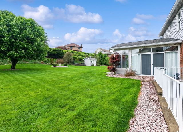 9470 Pembroke CIRCLE, North Huntingdon, PA 15642