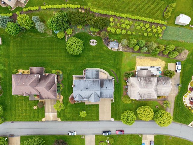 9470 Pembroke CIRCLE, North Huntingdon, PA 15642
