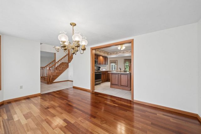 9470 Pembroke CIRCLE, North Huntingdon, PA 15642
