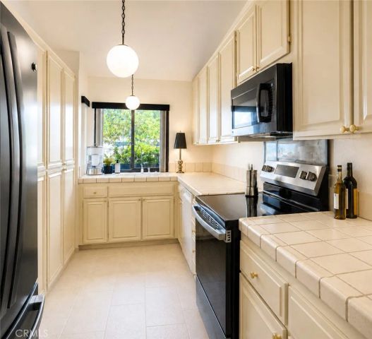 17808 Corte Huasco Street 60, San Diego, CA 92128