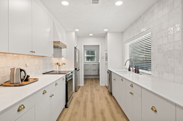 9306 Rolling Rock Lane, Dallas, TX 75238