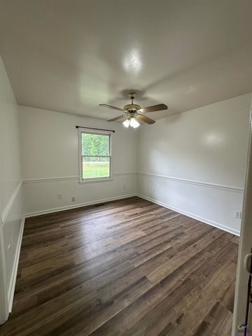 124 Glen Oaks Road, Perry, GA 31069