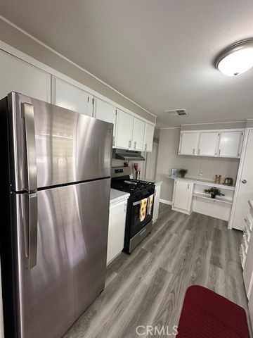 880 N. Lake Steet 69, Hemet, CA 92544