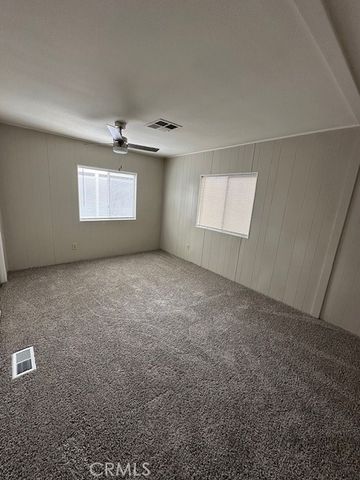 880 N. Lake Steet 69, Hemet, CA 92544