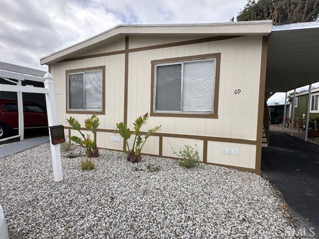 880 N. Lake Steet 69, Hemet, CA 92544