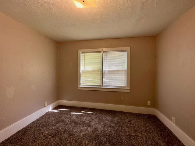 1208 W 6th Ave, El Dorado, KS 67042