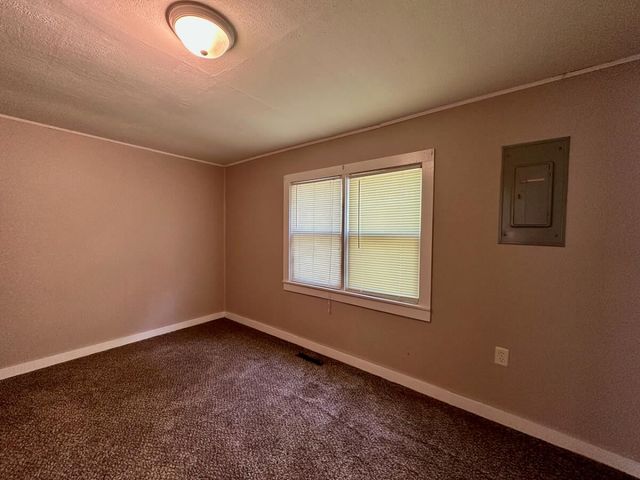 1208 W 6th Ave, El Dorado, KS 67042