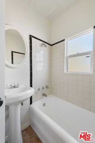 1044 N Bonnie Brae Street, Los Angeles, CA 90026