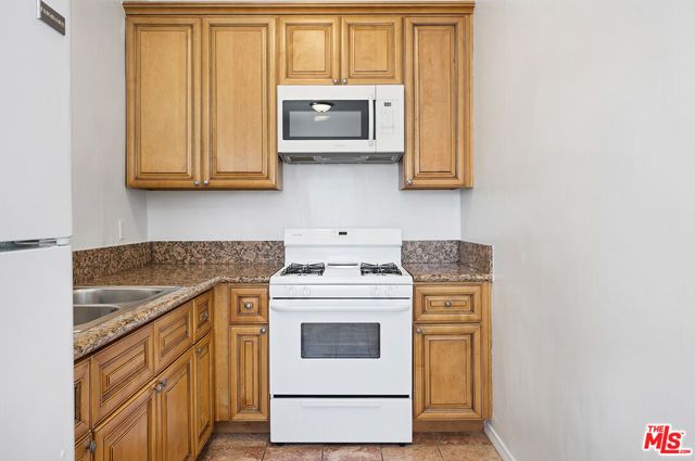 1044 N Bonnie Brae Street, Los Angeles, CA 90026