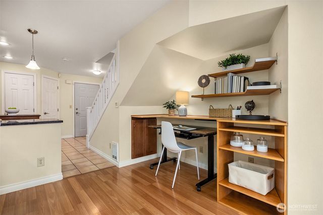 1049 Madison Avenue N, Bainbridge Island, WA 98110