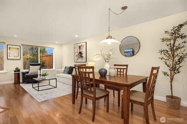 1049 Madison Avenue N, Bainbridge Island, WA 98110