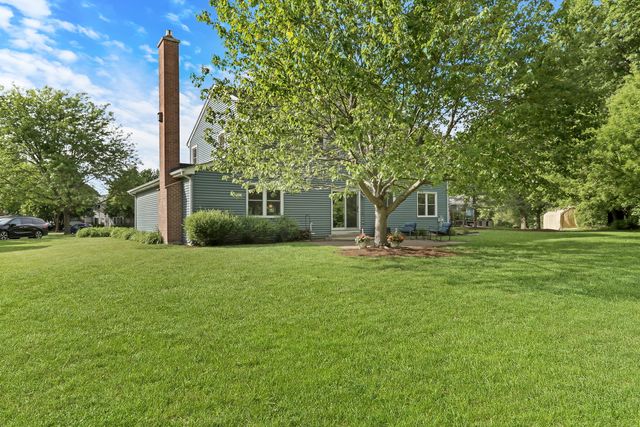 827 Hartford Drive, Gurnee, IL 60031