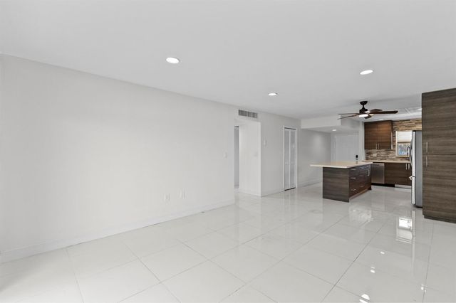 809 W Oakland Park Boulevard K12, Oakland Park, FL 33311